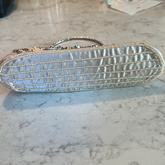 Petal pink sequin evening purse - Picture 3 of 6